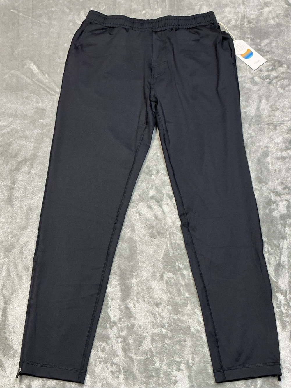 Vuori Sunday Performance Track Pants Men’s Medium Black V454 stretch ankle zips